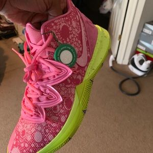 Nike Kyrie 5 “Patrick Star”
